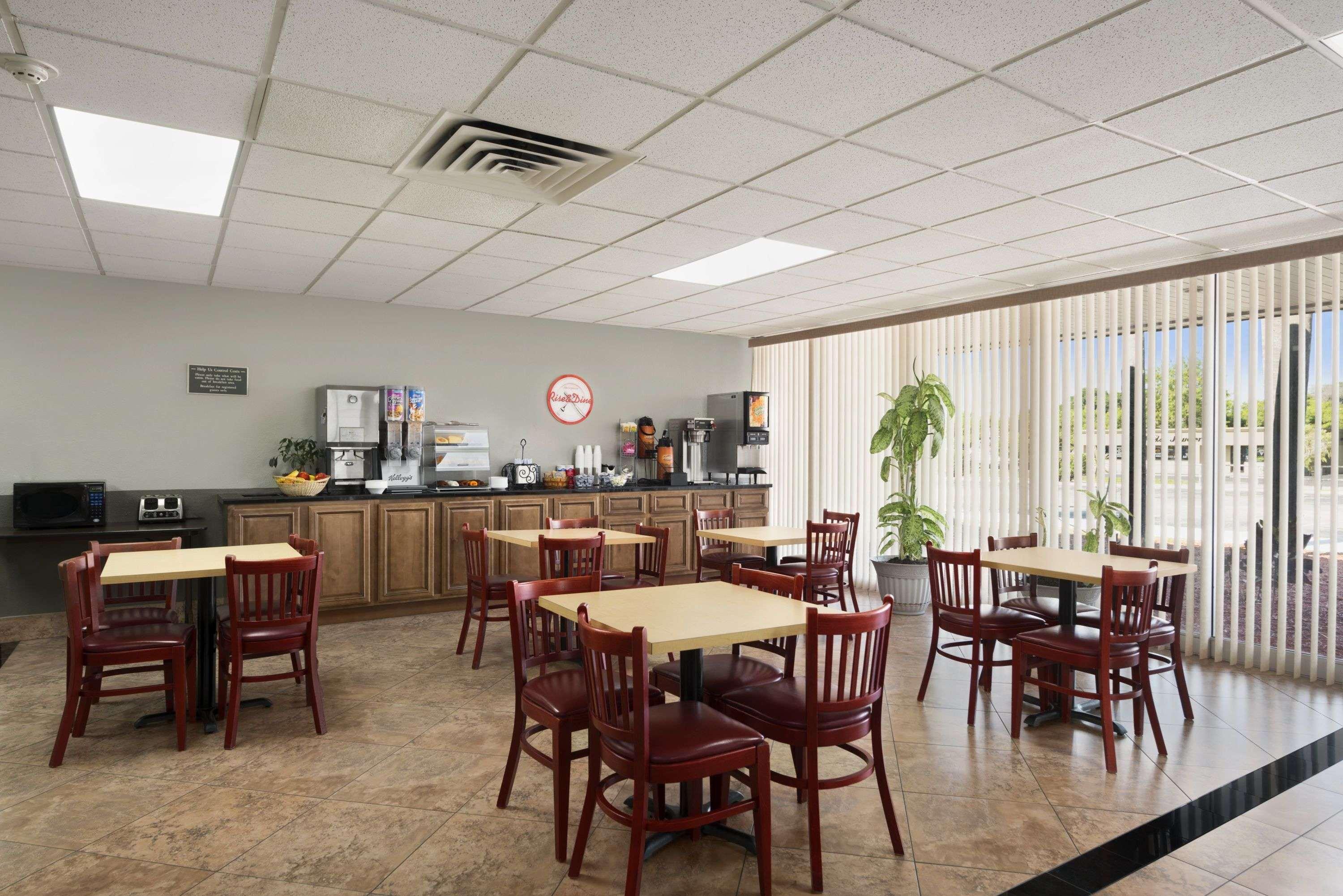 Howard Johnson By Wyndham Winter Haven Fl Exterior foto